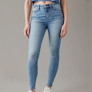 American Eagle Ultra Stretch Light Wash Jegging